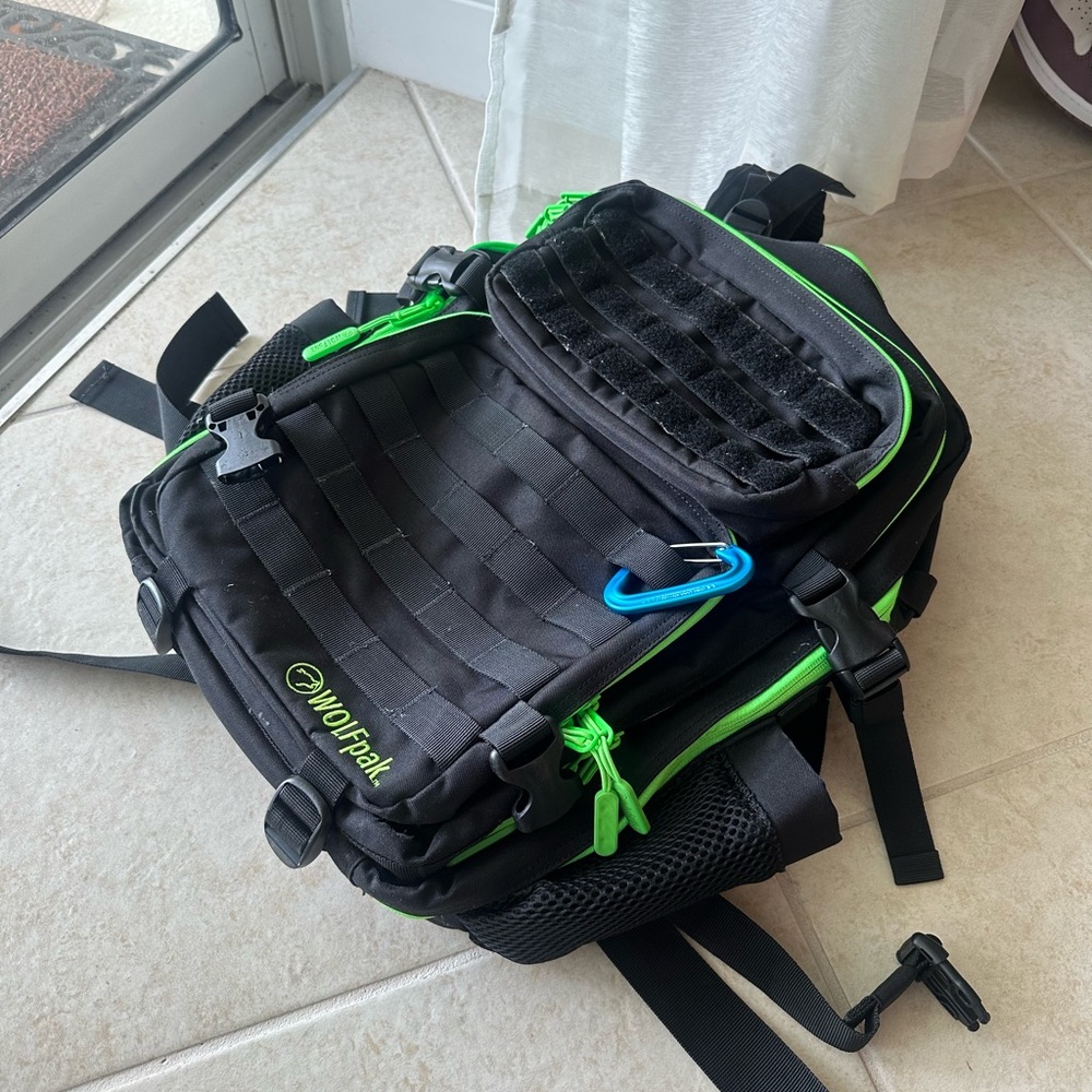 WolfPak 35L backpack Black/Neon Green